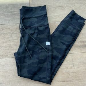 Vuori Daily Legging Camo